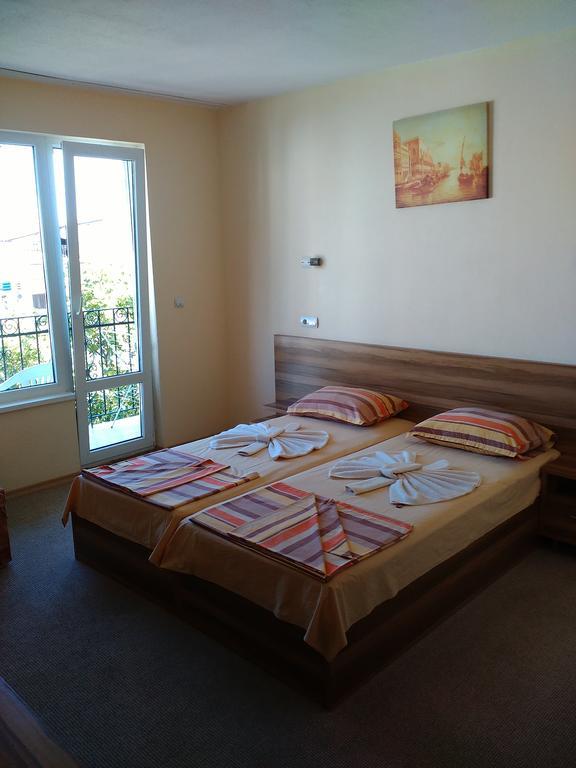 Fits Guest House Primorsko Eksteriør bilde